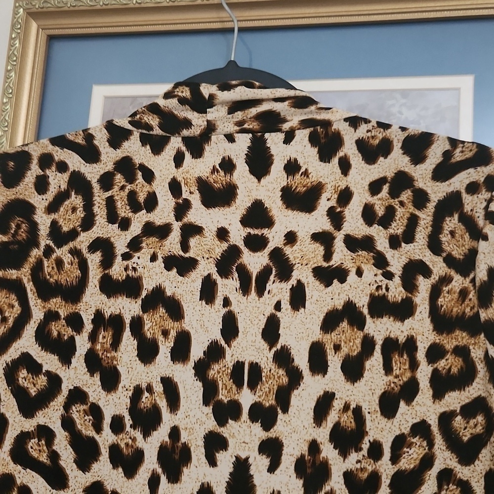 2for$10 Boutique Cheetah Print Cardigan Size Small Career office Casual - Picture 8 of 10